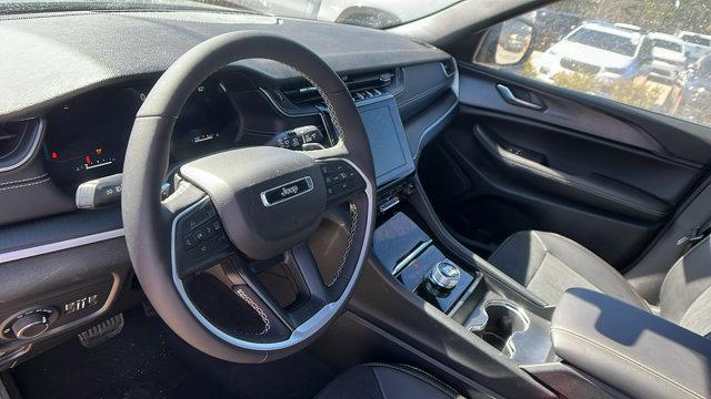 new 2025 Jeep Grand Cherokee car, priced at $41,175