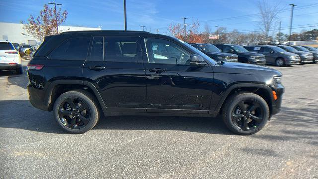 new 2025 Jeep Grand Cherokee car, priced at $42,995