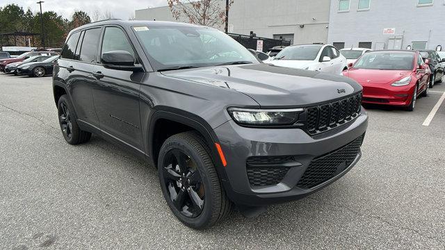 new 2025 Jeep Grand Cherokee car, priced at $48,170