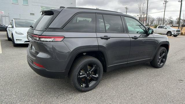 new 2025 Jeep Grand Cherokee car, priced at $48,170