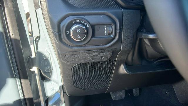 new 2025 Jeep Gladiator car, priced at $56,380