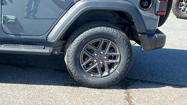 new 2025 Jeep Wrangler car, priced at $45,550