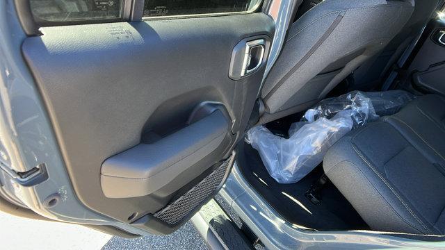 new 2025 Jeep Wrangler car, priced at $45,550
