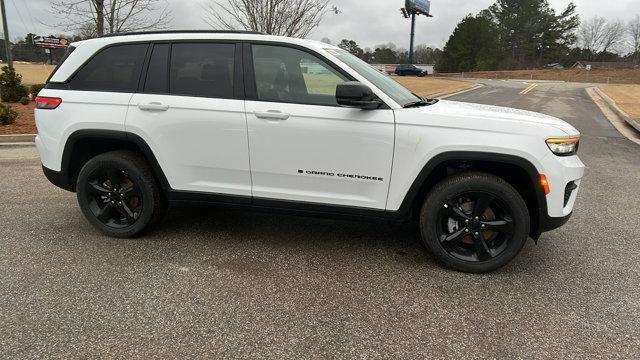 new 2025 Jeep Grand Cherokee car, priced at $41,999