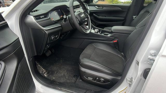 new 2025 Jeep Grand Cherokee car, priced at $41,999