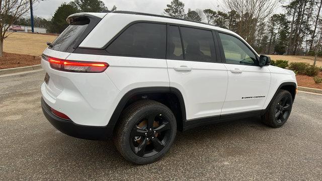 new 2025 Jeep Grand Cherokee car, priced at $41,999