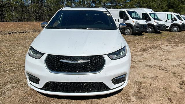 new 2025 Chrysler Pacifica Hybrid car, priced at $45,480