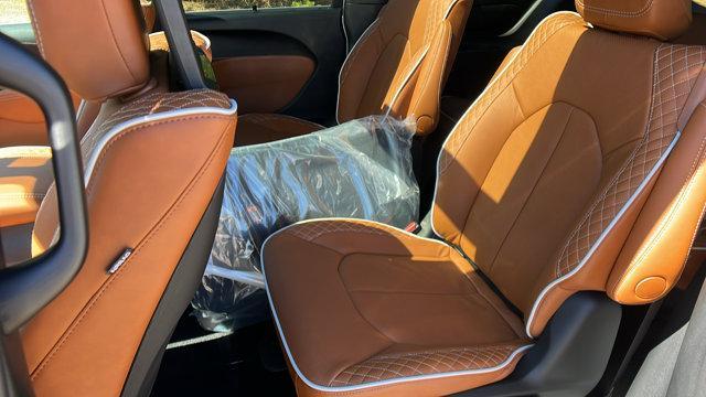 new 2025 Chrysler Pacifica Hybrid car, priced at $45,480