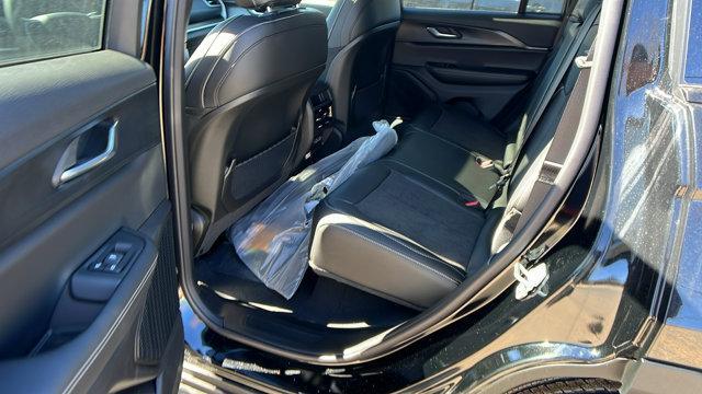 new 2025 Jeep Grand Cherokee car, priced at $41,999