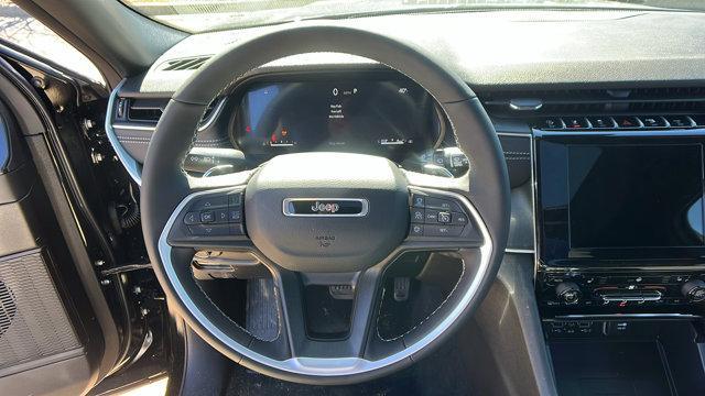 new 2025 Jeep Grand Cherokee car, priced at $41,999
