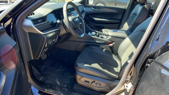 new 2025 Jeep Grand Cherokee car, priced at $41,999
