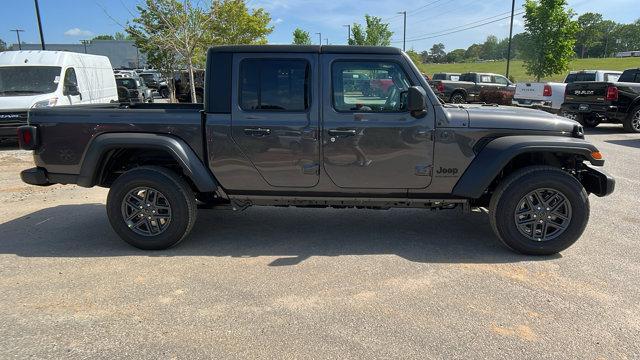 new 2025 Jeep Gladiator car, priced at $47,180
