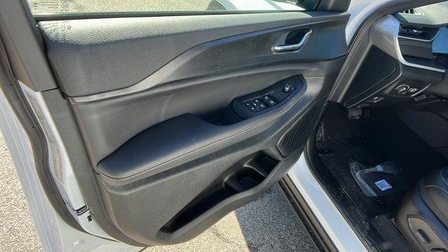 new 2025 Jeep Grand Cherokee L car, priced at $42,580