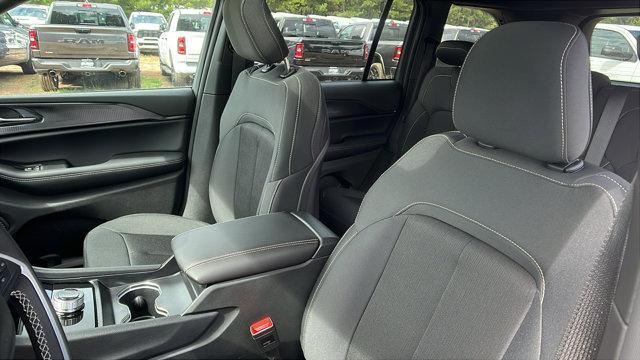 new 2025 Jeep Grand Cherokee car, priced at $33,780