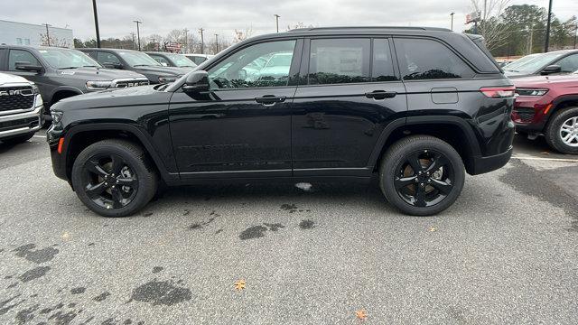 new 2025 Jeep Grand Cherokee car, priced at $42,995