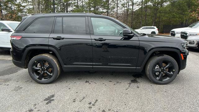 new 2025 Jeep Grand Cherokee car, priced at $42,995