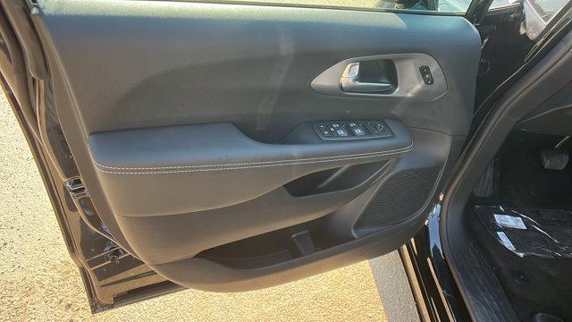 new 2025 Chrysler Pacifica car, priced at $39,995