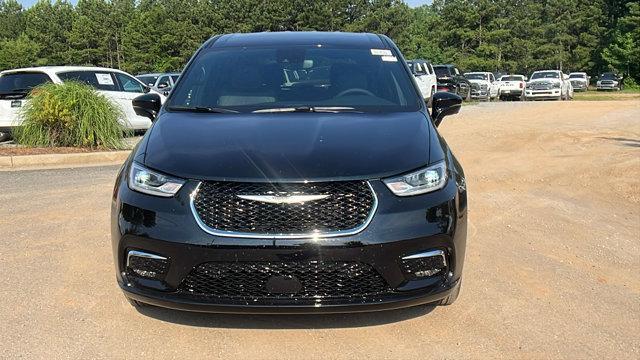 new 2025 Chrysler Pacifica car, priced at $39,995