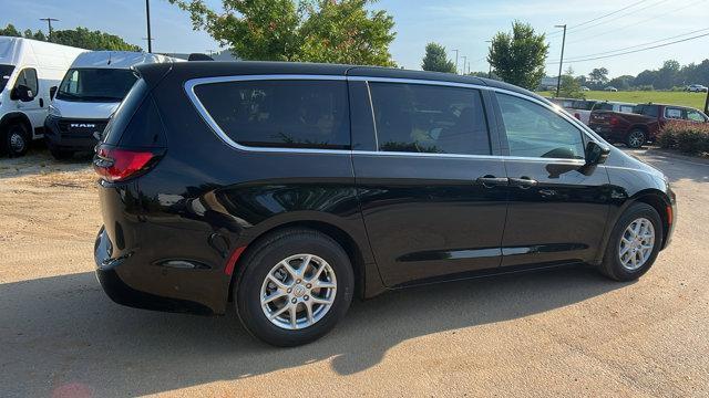new 2025 Chrysler Pacifica car, priced at $39,995