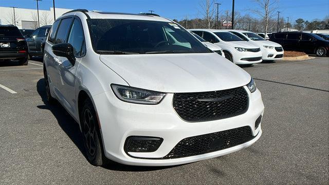 new 2025 Chrysler Pacifica Hybrid car, priced at $59,780