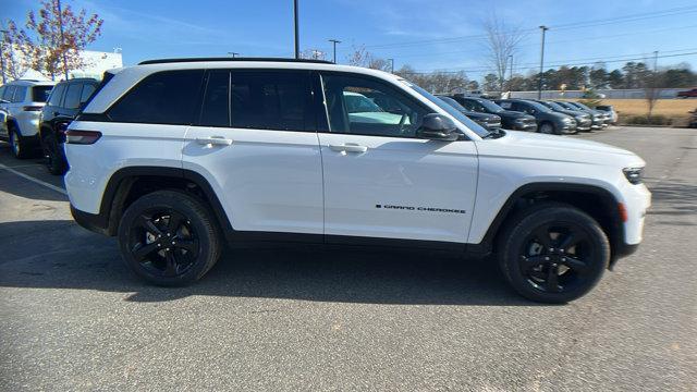 new 2025 Jeep Grand Cherokee car, priced at $44,475