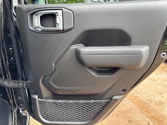 new 2025 Jeep Gladiator car, priced at $38,950