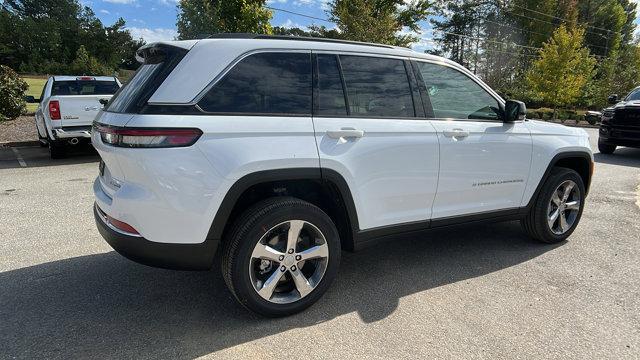 new 2025 Jeep Grand Cherokee car, priced at $45,995