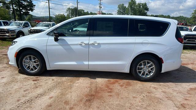 new 2025 Chrysler Pacifica car, priced at $45,725