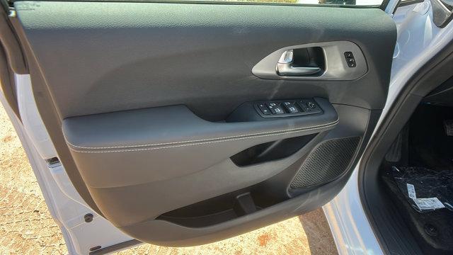 new 2025 Chrysler Pacifica car, priced at $45,725