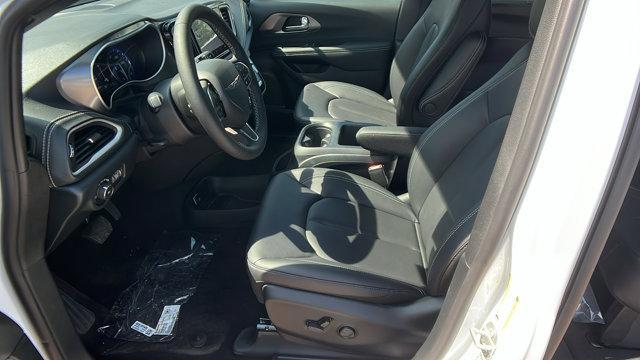 new 2025 Chrysler Pacifica car, priced at $45,725