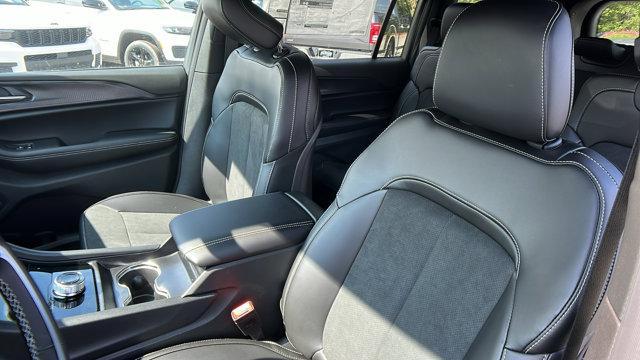 new 2025 Jeep Grand Cherokee L car, priced at $39,875