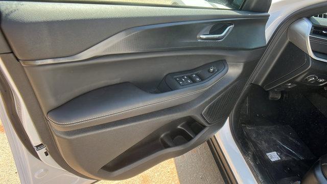 new 2025 Jeep Grand Cherokee car, priced at $39,995