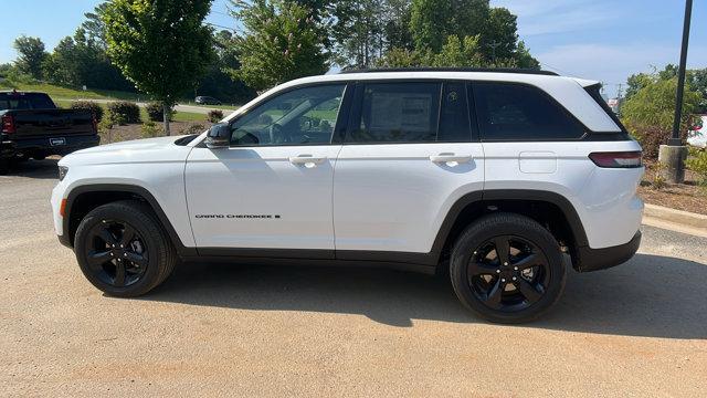 new 2025 Jeep Grand Cherokee car, priced at $39,995