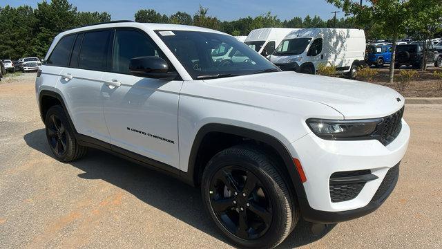new 2025 Jeep Grand Cherokee car, priced at $39,995