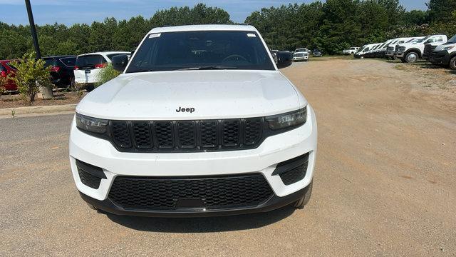 new 2025 Jeep Grand Cherokee car, priced at $39,995