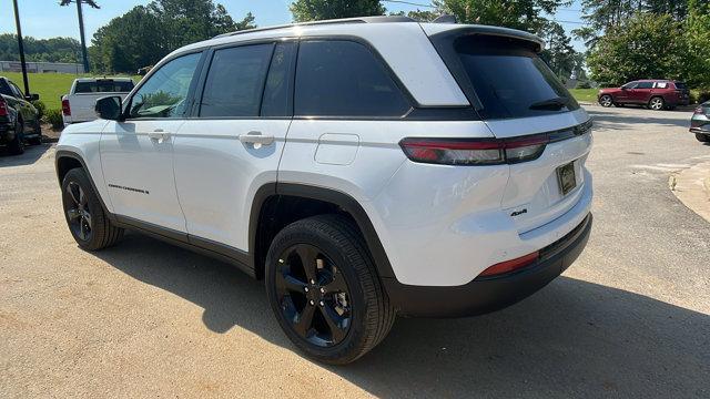 new 2025 Jeep Grand Cherokee car, priced at $39,995
