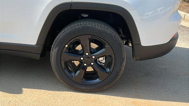 new 2025 Jeep Grand Cherokee car, priced at $39,995