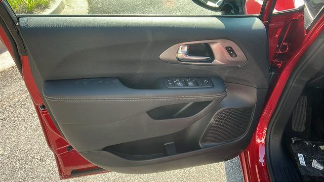 new 2025 Chrysler Pacifica car, priced at $38,999