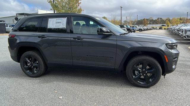 new 2025 Jeep Grand Cherokee car, priced at $48,175