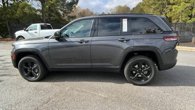 new 2025 Jeep Grand Cherokee car, priced at $48,175