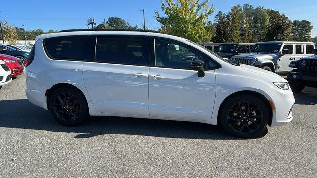 new 2025 Chrysler Pacifica car, priced at $49,500