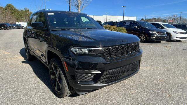 new 2025 Jeep Grand Cherokee car, priced at $49,170