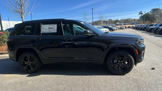 new 2025 Jeep Grand Cherokee car, priced at $49,170