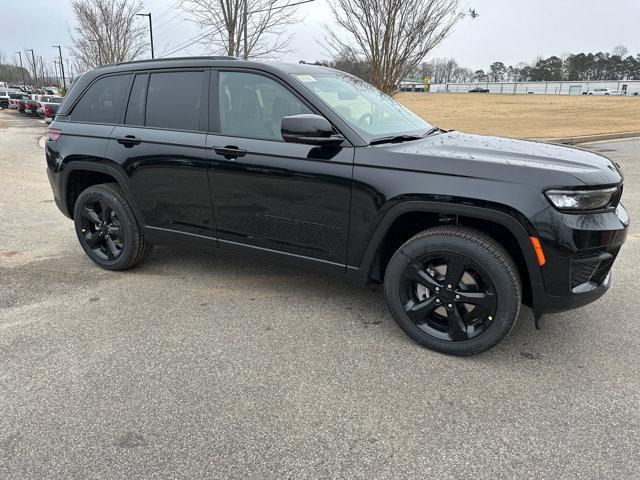 new 2025 Jeep Grand Cherokee car, priced at $49,170