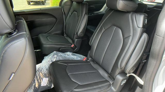 new 2025 Chrysler Pacifica car, priced at $39,995