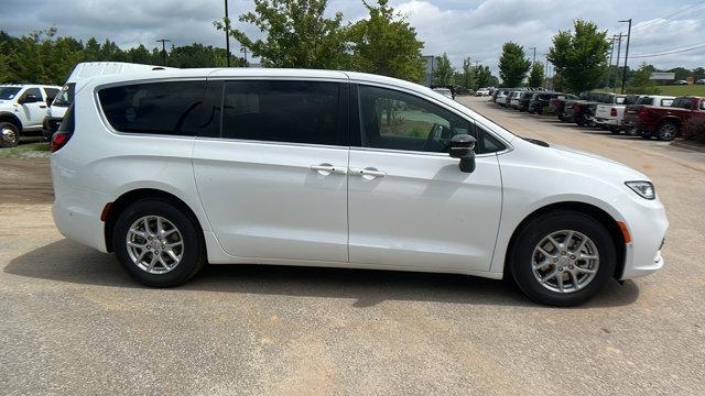 new 2025 Chrysler Pacifica car, priced at $39,995