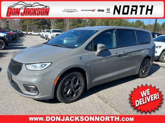 used 2022 Chrysler Pacifica Hybrid car, priced at $24,995