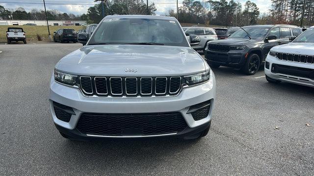 new 2025 Jeep Grand Cherokee car, priced at $42,175