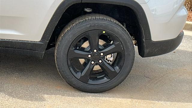 new 2025 Jeep Grand Cherokee car, priced at $49,170