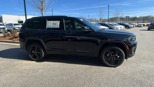 new 2025 Jeep Grand Cherokee car, priced at $43,170